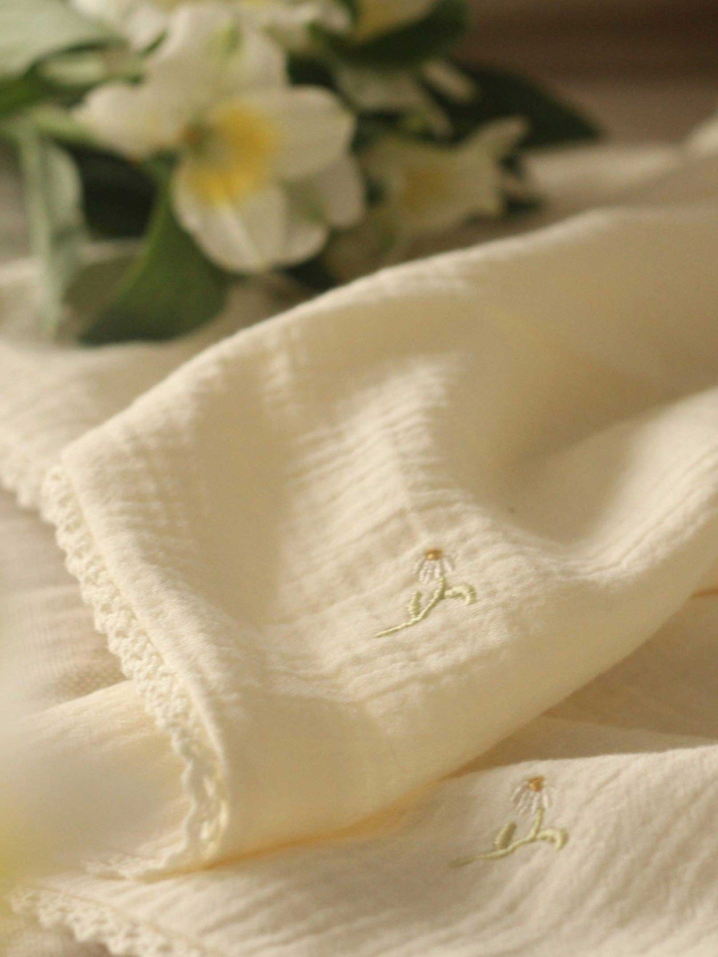 Wild Chamomile Embroidered Muslin Blanket