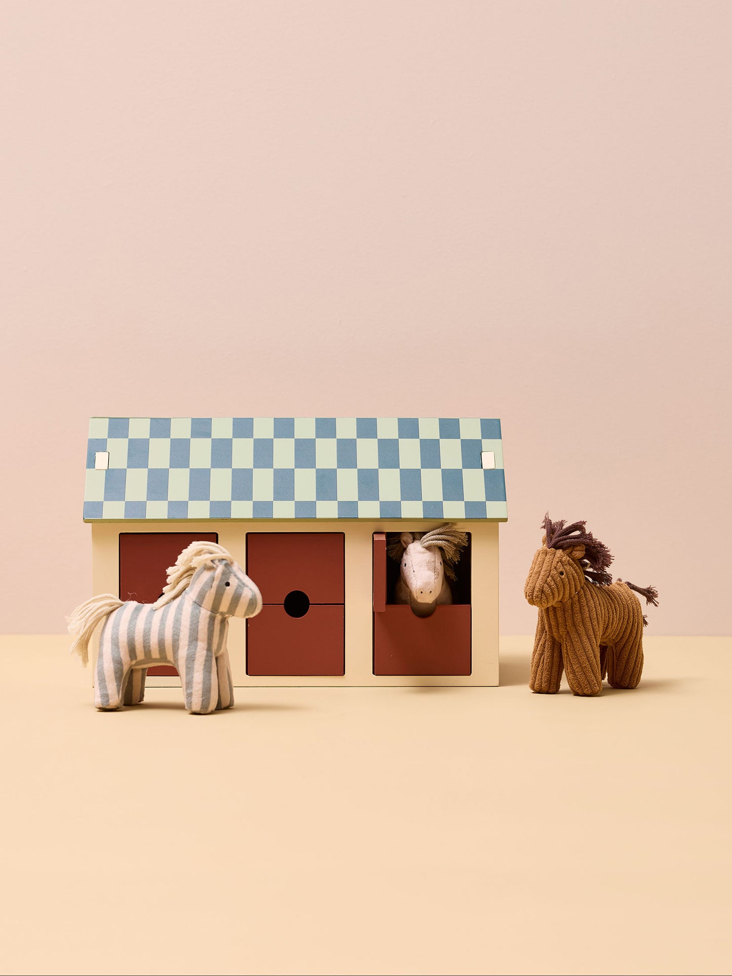 Stable & Horses