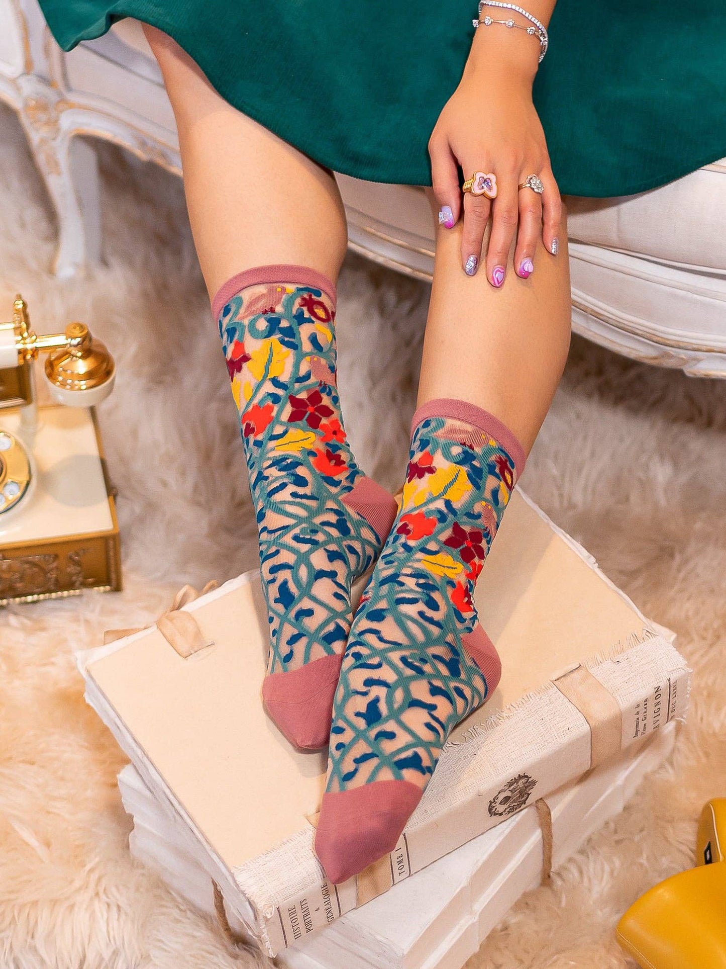Tapestry Vines Sheer Crew Sock