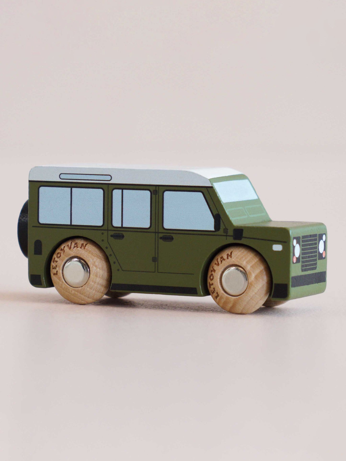 No.27 Archie Wooden Car