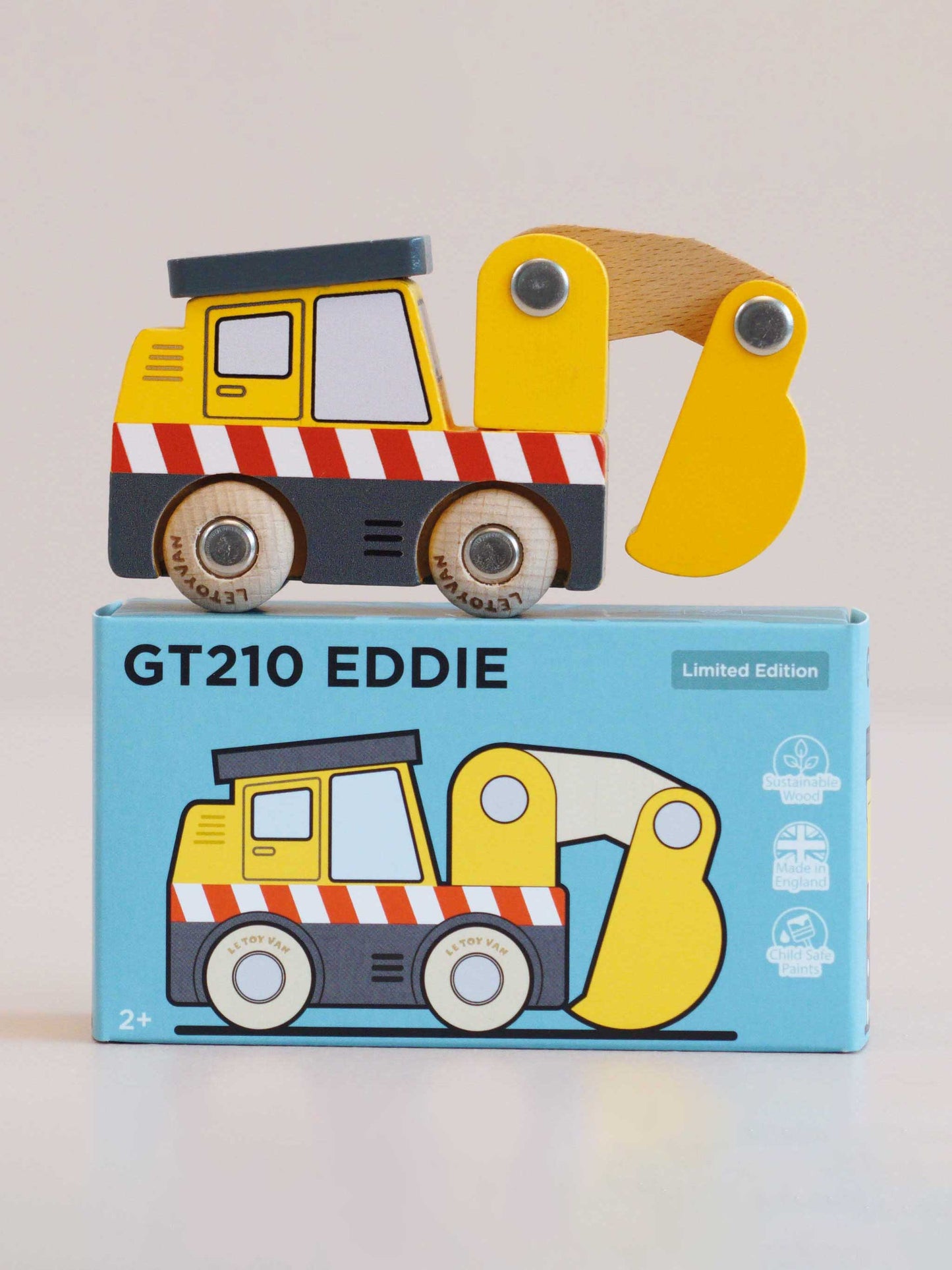 No.37 Eddie Wooden Digger