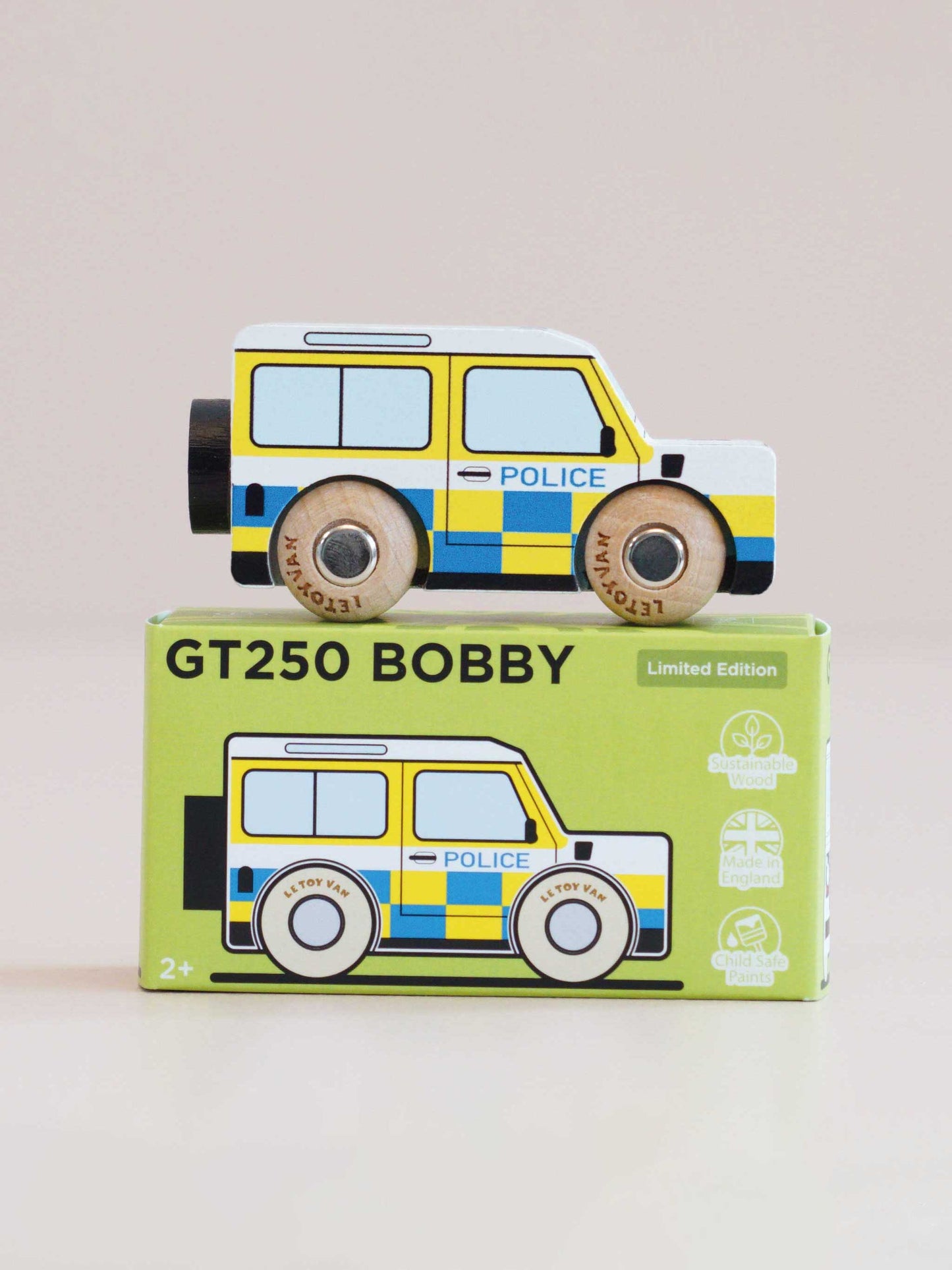 No. 40 Bobby Wooden Car