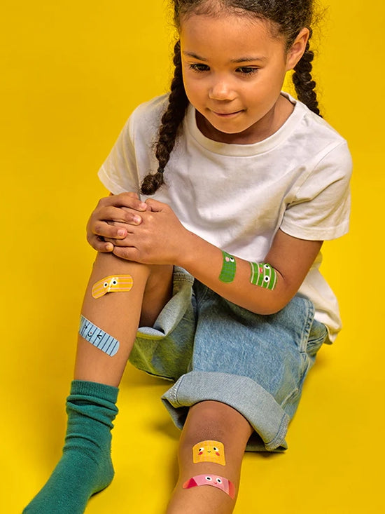 OuchyFriend Adhesive Bandage