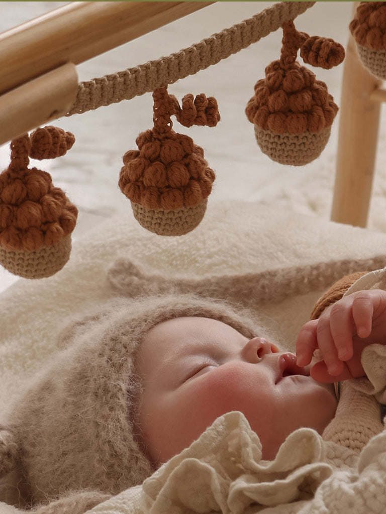 Caramel Acorn Pram Chain