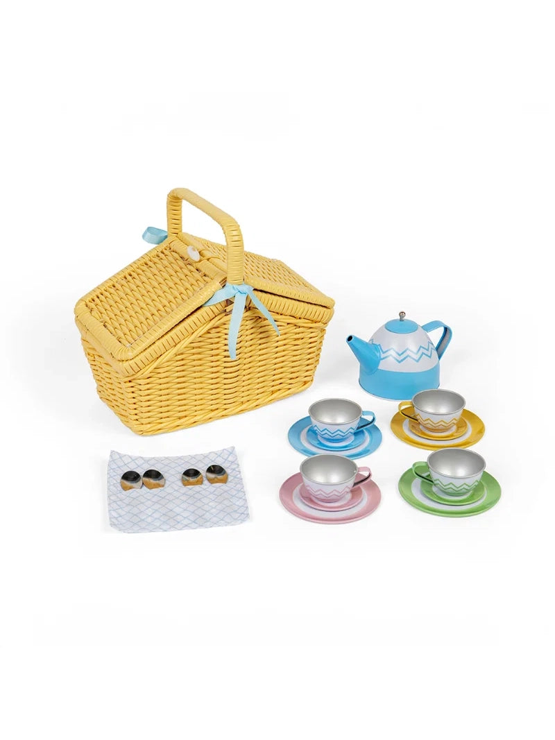 Picnic Set in Basket