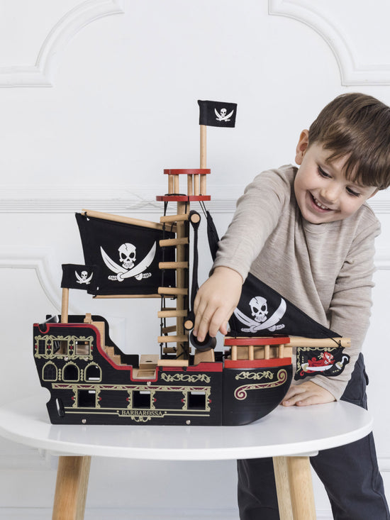 Barbarossa Pirate Ship & Characters