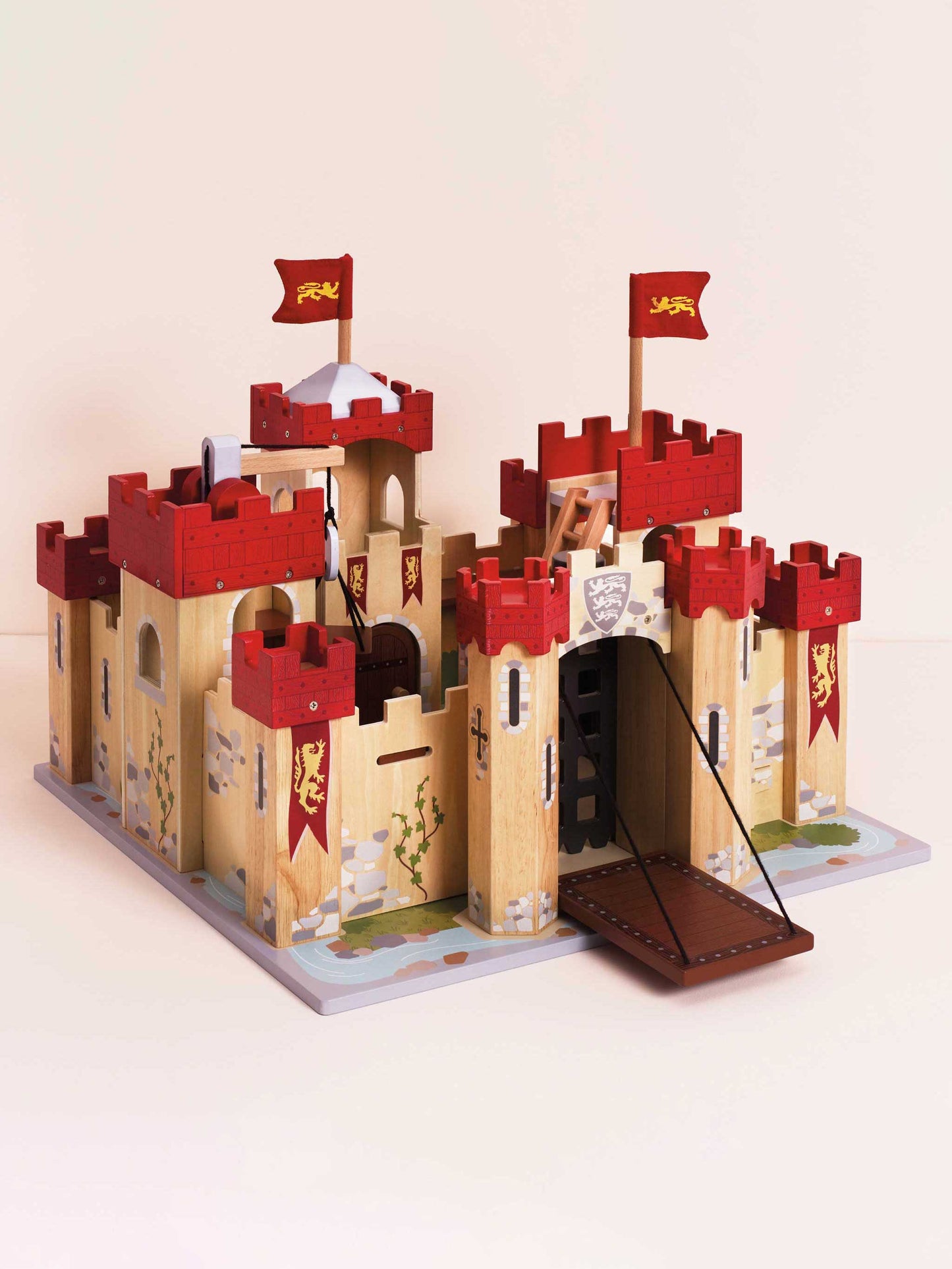 Lionheart Wooden Castle