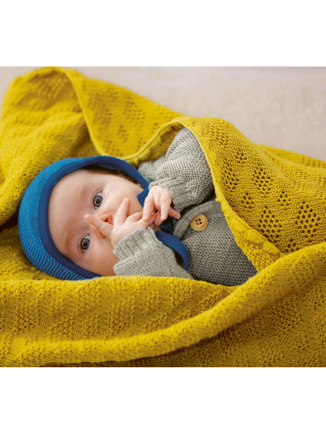 Nature Baby Merino Knit Blanket Bassinet - Raspberry main image 0