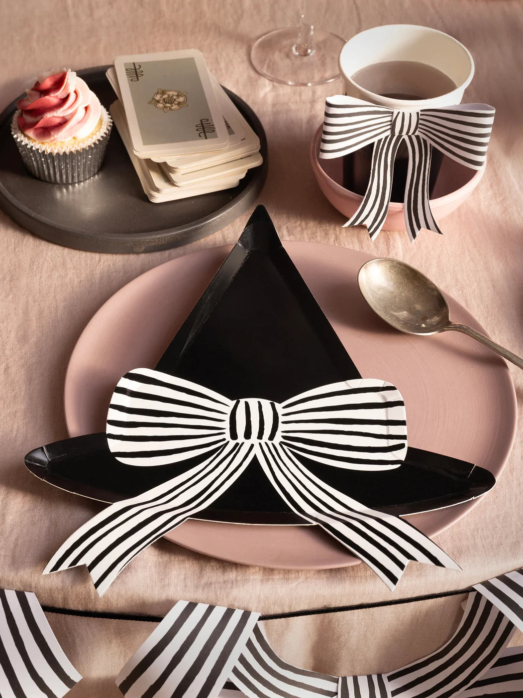 Black & White Stripy Bow Cups