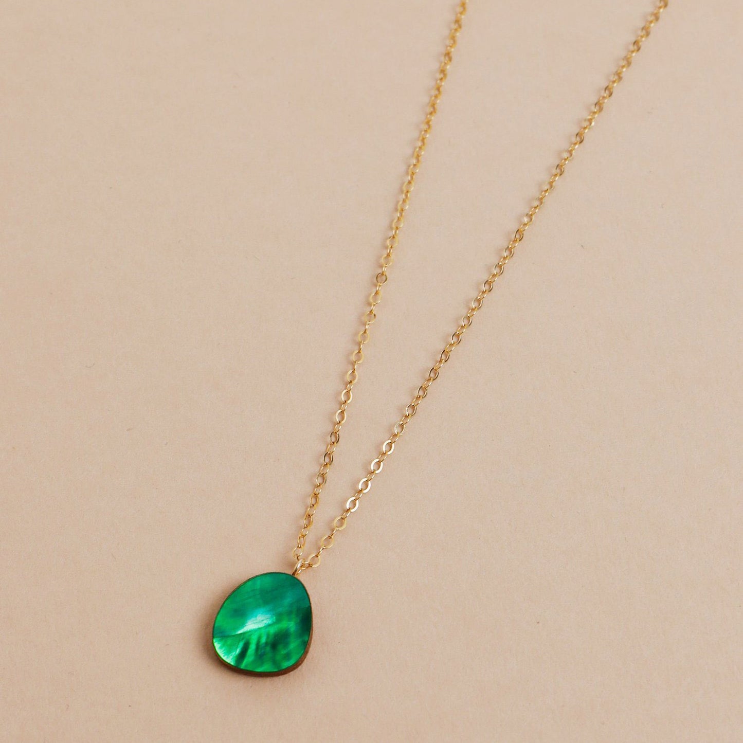 Load image into Gallery viewer, Emerald Beatrice Necklace
